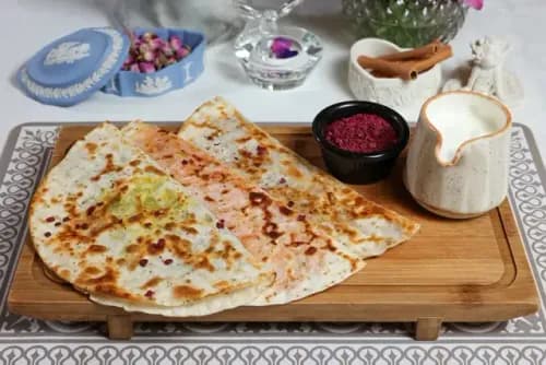 Qutabs (with greens, cheese, or meat)