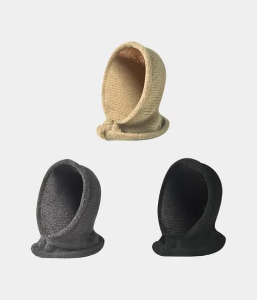 KNIT BALACLAVA HOOD.