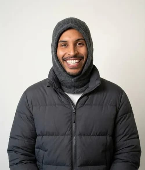 KNIT BALACLAVA HOOD.