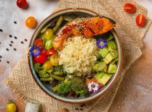 Fitness bowl with salmon