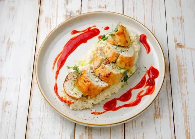 Chicken steak with vegetable mousse