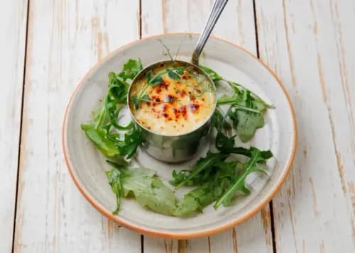 Salmon julienne with hot toast