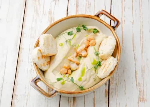 Hummus with shrimp